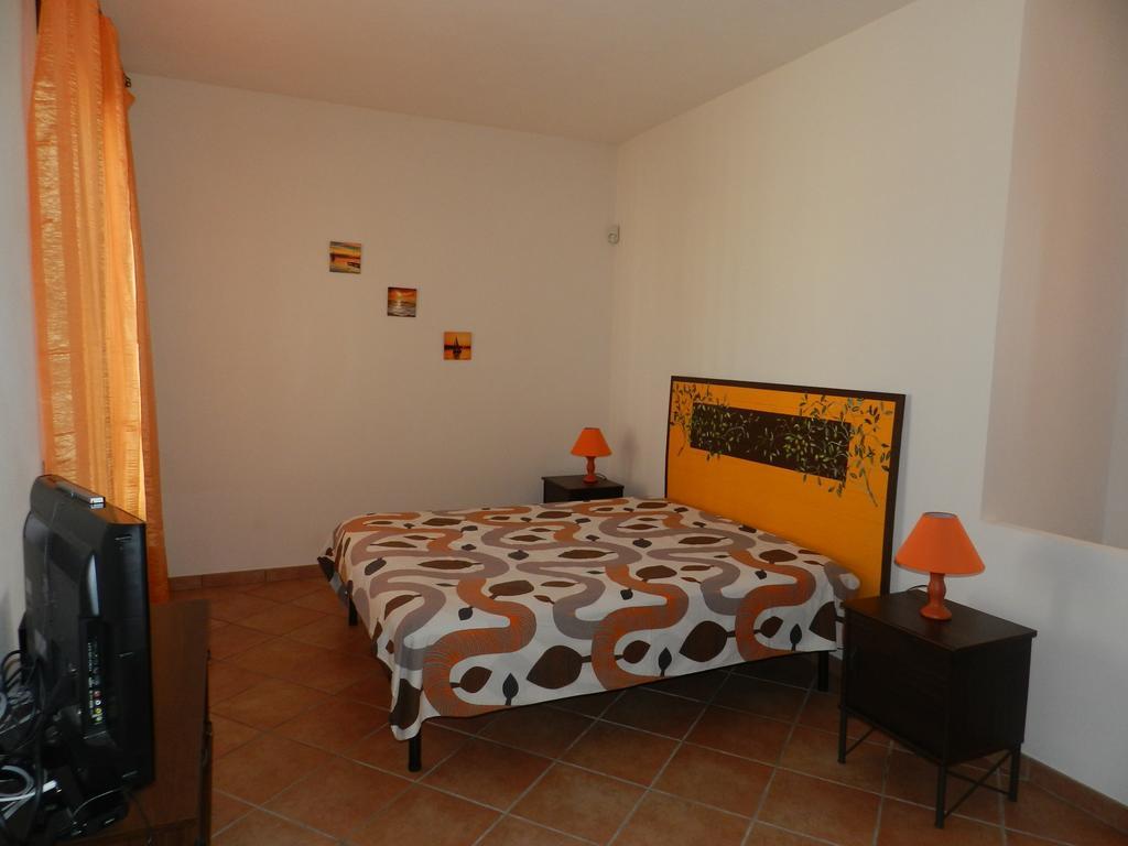 Baglio Olivastro Bed and Breakfast Digerbato Kamer foto